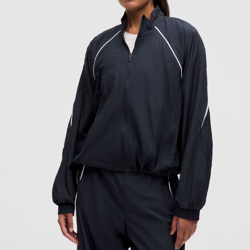 Lululemon License to Train Lightweight Jacket size 12 in true navy